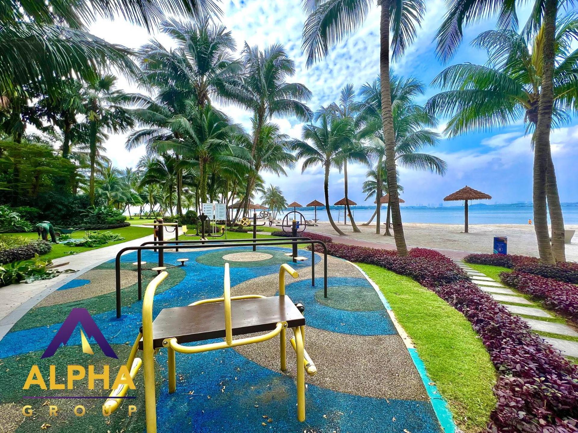 Alpha Danga Bay Sea View Apartment